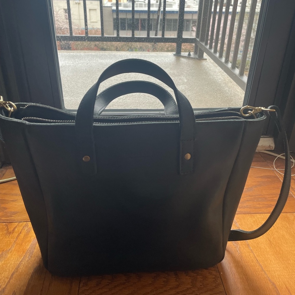 Merako Small Zip Tote